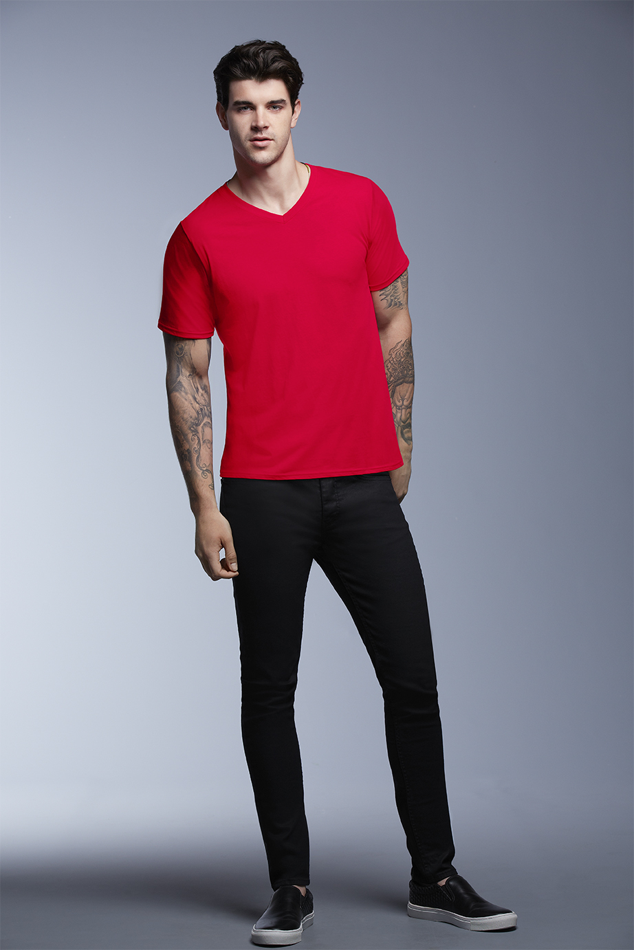 ANVIL ADULT V-NECK (AN362) nyári rövid ujjú férfi póló, V-nyakú oldalvarrott testhez álló, 100% Pamut